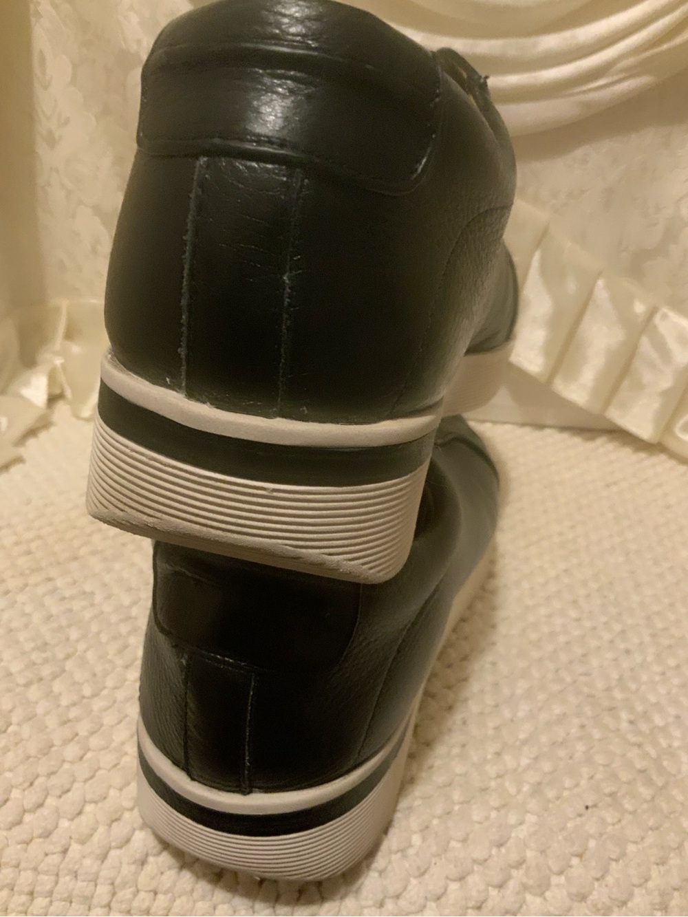 KENNETH COLE - Picture 11 of 14